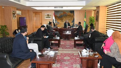 وفد المبادرة الوطنية لتطوير الصناعة 