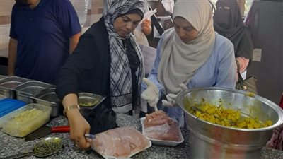 إعدام لحوم ومواد غذائية غير صالحة للاستهلاك الآدمي داخل مطاعم بمطروح 