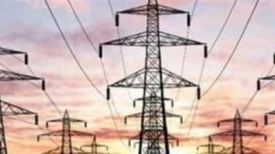 رئيس مركز أبو النمرس بالجيزة يتأكد من الالتزام بترشيد الكهرباء بالمباني والإعلانات 