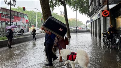 سلطات مدريد تطالب السكان بالبقاء في المنازل