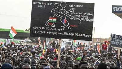 تظاهر الآلاف في النيجر للمطالبة برحيل القوات الفرنسية 