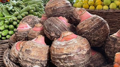 القلقاس بـ 23 جنيهًا، أسعار الخضراوات في سوق العبور ثاني أيام العيد