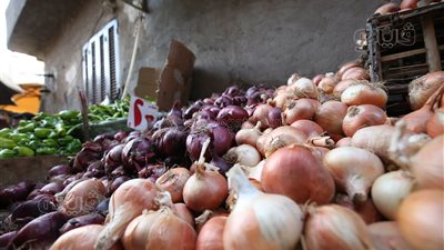 أسعار الخضراوات اليوم، سعر البصل يرتفع لـ 26 جنيهًا في سوق العبور