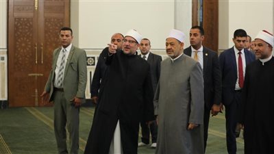شيخ الأزهر يتفقد مسجد السيدة نفيسة بعد الانتهاء من أعمال التجديدات (صور) 