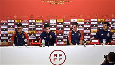 قادة منتخب إسبانيا يتضامنون مع لاعبات السيدات ضد رئيس الاتحاد 