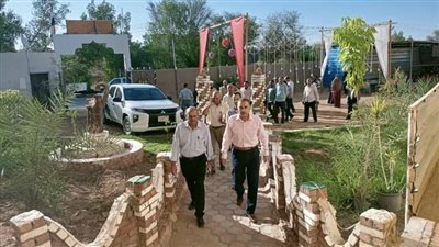 رئيس مركز الداخلة يلتقي أهالى قرى الموهوب ويوجه بحل مشكلاتهم