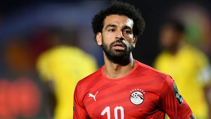 محمد صلاح قائد منتخب