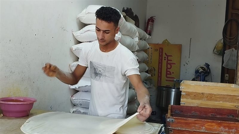 أحد العاملين بالأفران