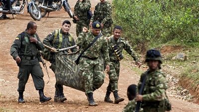 مقتل 9 أشخاص في اشتباكات بين فصيلين متمردين في كولومبيا