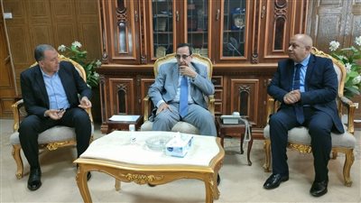 محافظ شمال سيناء يستقبل رئيس مجلس إدارة شركة القناة لتوزيع الكهرباء