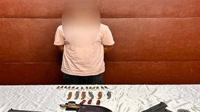 كمين شرطة يضبط تاجر أسلحة بيضاء وطبنجات ضغط الهواء