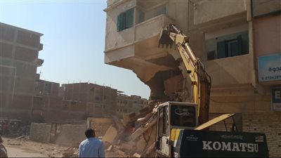 لجنة لمعاينة عقار أجا المنهار والمنازل المجاورة له في الدقهلية