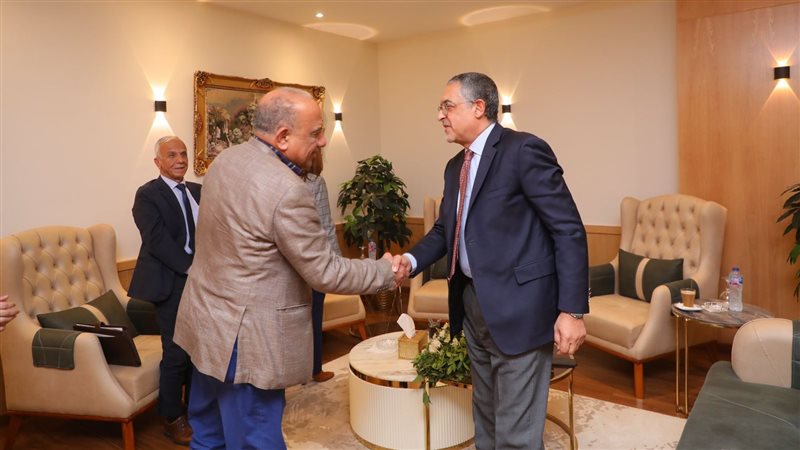 جولة وزير قطاع الأعمال،