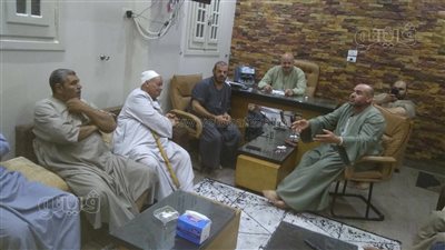 جلسة عرفية تنهي خلافات بين عائلتين في السنطة بالغربية (صور)