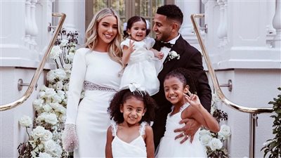 بحضور بناته، رياض محرز وتايلور وارد يتزوجان للمرة الثانية في لندن (صور)