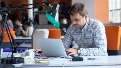 تعرف على نسبة العلاوة التشجيعية من الراتب للموظفين الأكفاء في العمل