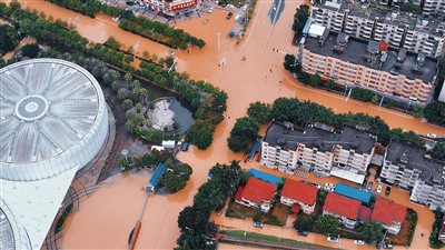 حالة شلل في الصين بسبب الإعصار هايكوي (فيديو)