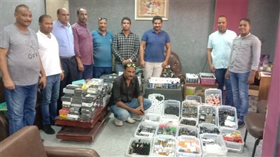 تحرير5 محاضر تهرب جمركي لكمية من السجائر والشيشة غير خالصة الضرائب بالأقصر