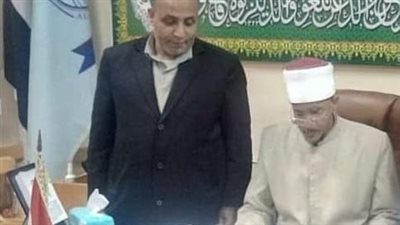 رئيس منطقة كفر الشيخ الأزهرية يتسلم نتيجة الدور الثاني للشهادة الثانوية