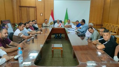 رئيس تجارية الإسماعيلية يلتقي التجار المشاركين في معرض أهلا مدارس