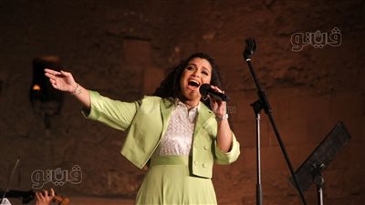 نسمة محجوب تبدأ حفلها في القلعة بـ