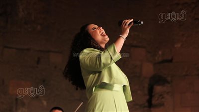 نسمة محجوب تهز القلعة بالطرب الشرقي والغربي، وتبدع في حكاية شعب (فيديو وصور)