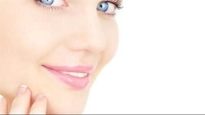 قناع الدقيق والخميرة لبشرة بيضاء كالحليب 