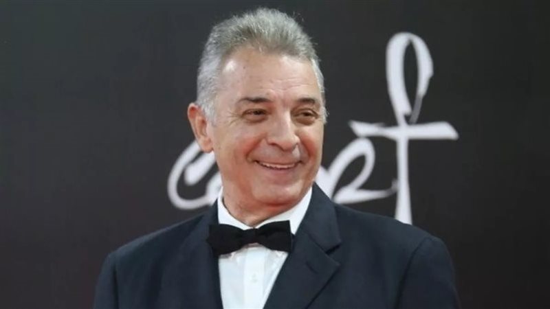 الفنان محمود حميدة،