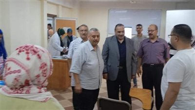 جامعة بنها تتابع إجراءات الكشف الطبي بكليات التجارة والزراعة والطب البيطري 
