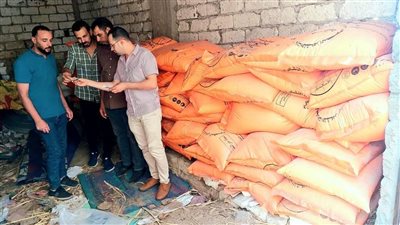 ضبط 7 أطنان أسمدة زراعية مدعمة محظور تداولها بالأسواق بالبحيرة (صور)