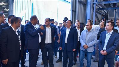 محافظ الإسكندرية ووزير التجارة والصناعة يفتتحان أكبر مجمع صناعي في مصر