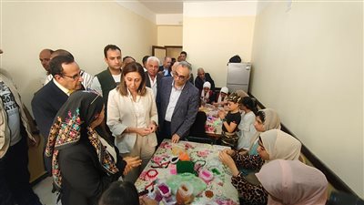وزيرة الثقافة تفتتح معرضين للحرف السيناوية ومنتجات المرأة بالشيخ زويد (صور)