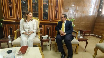 محافظ شمال سيناء يستقبل وزيرة الثقافة 