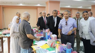 بتخفيضات تصل لـ20 %، الغرفة التجارية بأسيوط تنظم معرض أهلًا مدارس