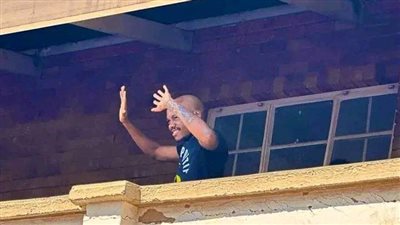 استقبال كبير لـ بيرسي تاو خلال زيارته لمدرسة في جنوب أفريقيا (صور)