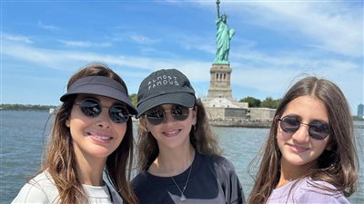 نانسي عجرم مع بناتها في نيويورك: استكشاف المدينة التي لا تنام