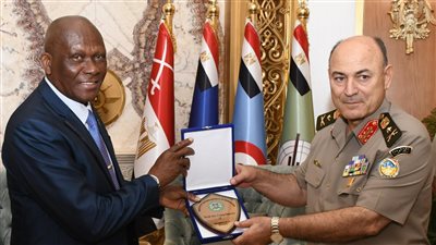 رئيس أركان حرب القوات المسلحة يلتقى نائب وزير الدفاع السيراليونى 