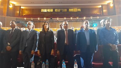 عرض فني لفرقة بورسعيد للفنون الشعبية بالعريش بحضور وزيرة الثقافة