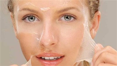 تقشير البشرة بالمواد الطبيعية وبأقل التكاليف