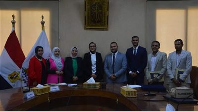 نائب محافظ الوادي الجديد تبحث تطوير خدمات