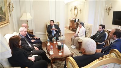 وزير الصحة يبحث آخر تطورات إنشاء وحدة الحروق بمستشفى السلام الدولي في بورسعيد