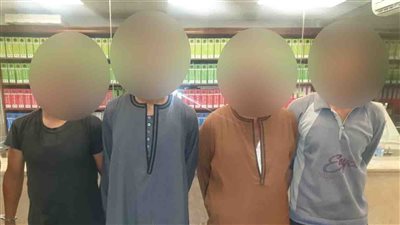  4 عمال يعذبون زميلهم حتى الموت لاعتقادهم بسرقة هاتف في مدينة بدر