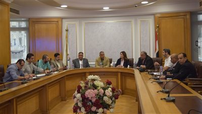 غرفة القاهرة تناقش تسكين العارضين بمعرض أهلا مدارس 2023