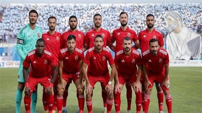 فحص طبي لمدافع الأهلي قبل مران اليوم 