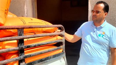 ضبط 10 أطنان أعلاف داخل مصنع بدون ترخيص بالبحيرة 