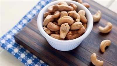 فوائد الكاجو، يحمي من حصوات المرارة والسرطان ويعزز القدرة الجنسية لدى الرجال