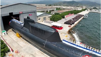 وزير الدفاع الروسي يتفقد الغواصات النووية لأسطول المحيط الهادئ 