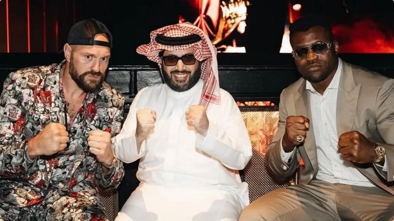 فيوري وأنجانو يُعلنان