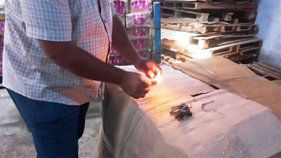 ضبط مخالفات وإعدام سلع فى حملات تفتيشية لصحة أسوان (صور)