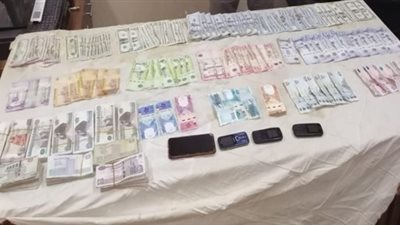 القبض على مهندس ومحاسب وممرضة وحلاق لإتجارهم فى النقد الأجنبى بالمحافظات